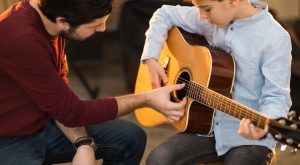 what is the best age to start learning guitar